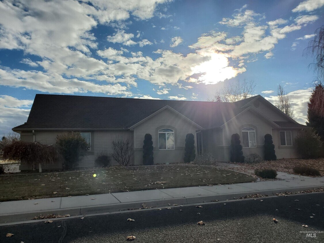 1389 Park Meadows Dr, Twin Falls, ID 83301 House for Rent in Twin