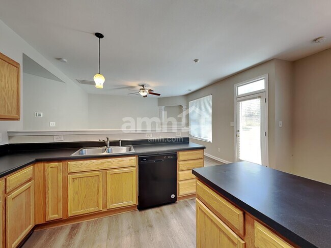 Foto del edificio - 2001 Moonstone Ln