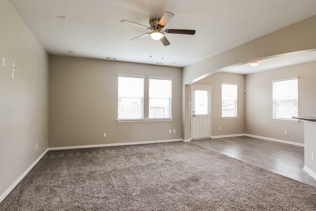 Foto del edificio - 5211 Clipper Hill Ct