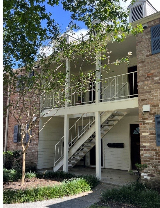 Building Photo - 13004 Trail Hollow Dr