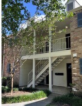 Building Photo - 13004 Trail Hollow Dr