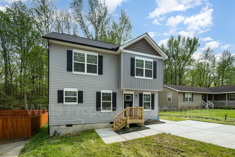 Foto principal - 5630 Patton St