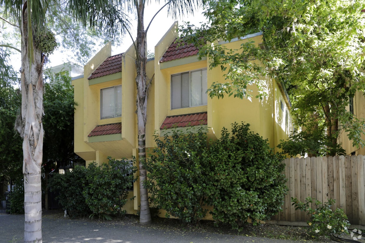 Building Photo - 2415 P St