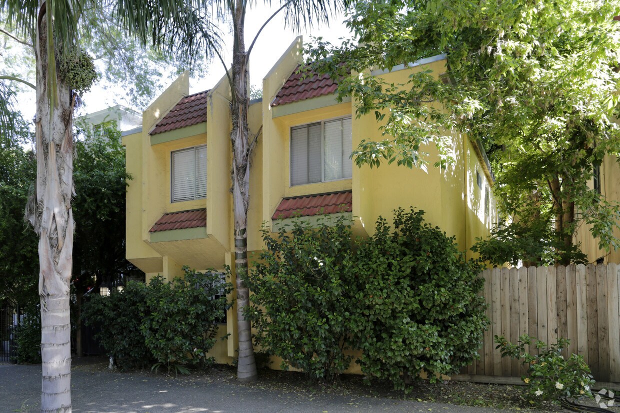 Foto del edificio - 2415 P St