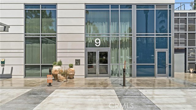 Foto del edificio - 9 W MacArthur Blvd