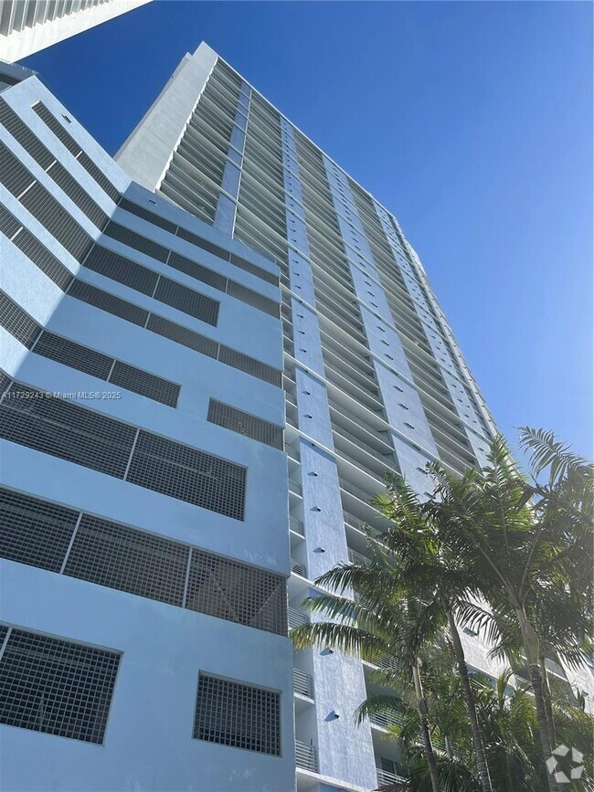 Building Photo - 335 S Biscayne Blvd