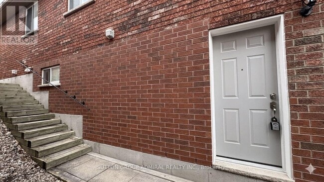 Building Photo - 12 Revelstoke Ct