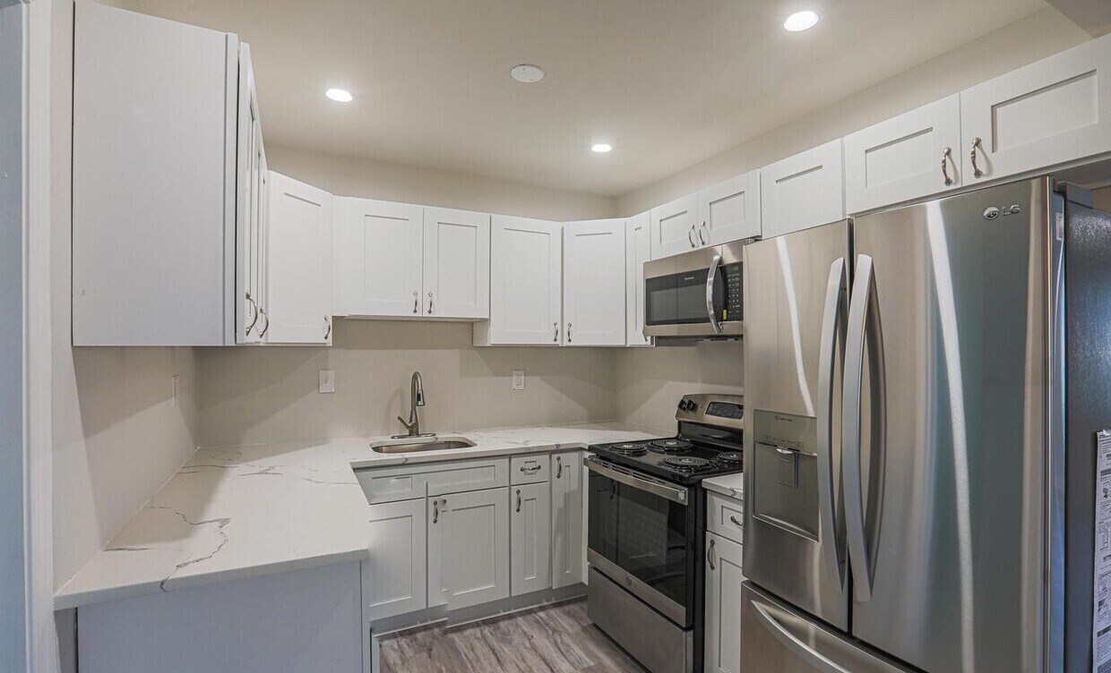 Foto principal - 5929 Montgomery St