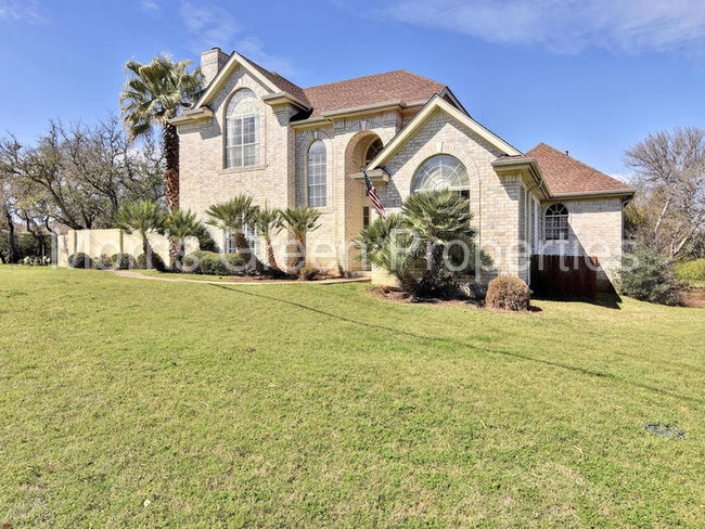 Building Photo - 1004 Lakeway Dr