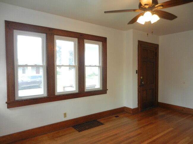 Living Room - Front Entrance - 221 W Locust St