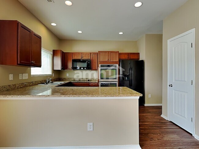 Foto del edificio - 353 Kerriann Ln