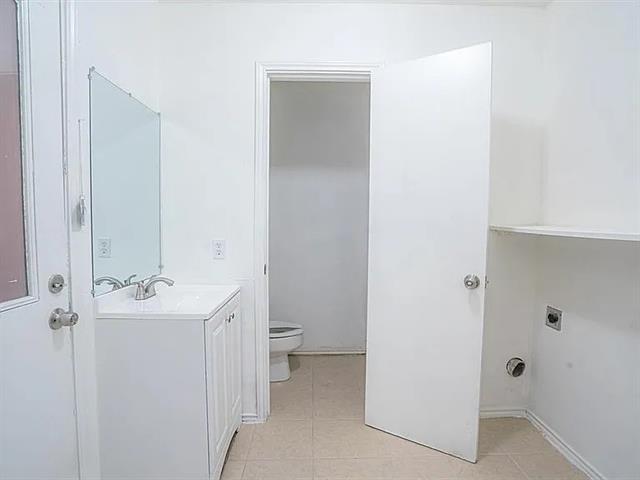 Foto del edificio - 210 Rolston Rd