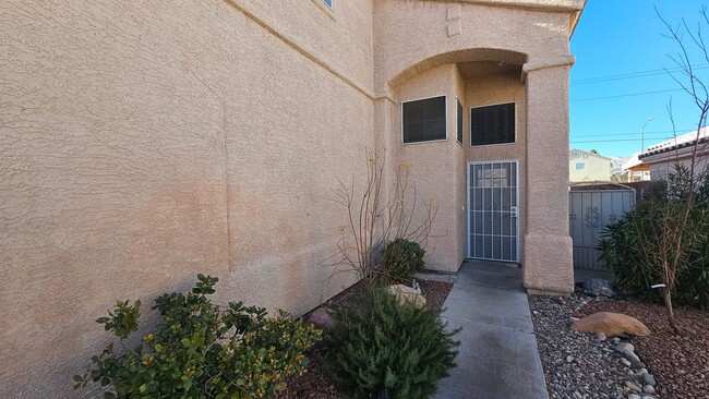 Foto del edificio - Beautiful 4 bedroom near Lake Mead & Tenay...