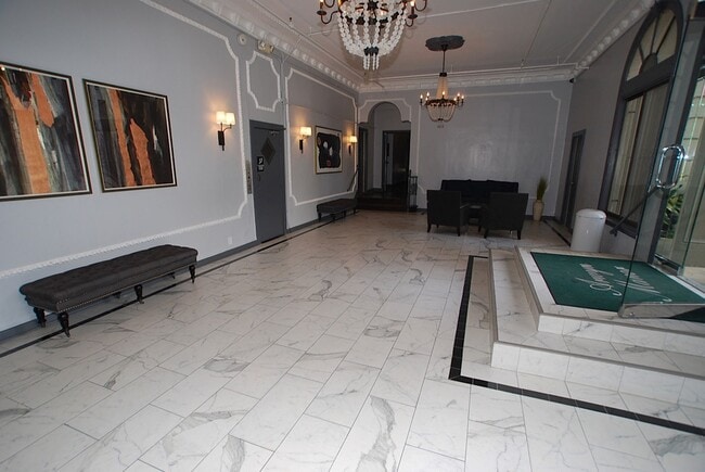 Building Photo - The Arwyn Manor