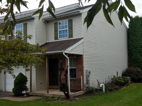 Foto del edificio - 420 Cherry Ln