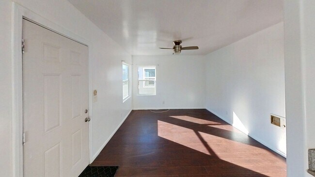 Foto del edificio - PRICE REDUCTION!! 1 Bed 1 Bath Unit In San...