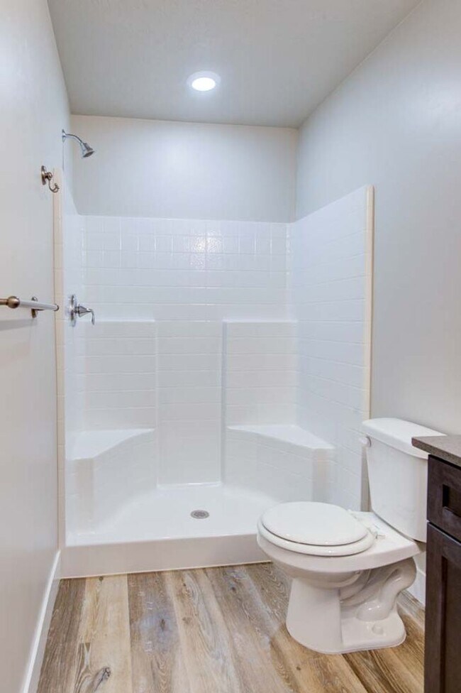 Foto del edificio - Cedar Reserve Townhome! End Unit