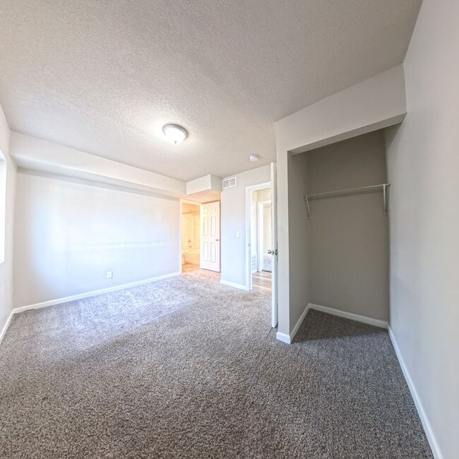 Building Photo - Updated 3 Bedroom 2 Bath Home-Located in Boone, IA