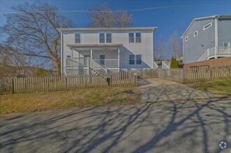 Building Photo - 3109 Anderson Pl