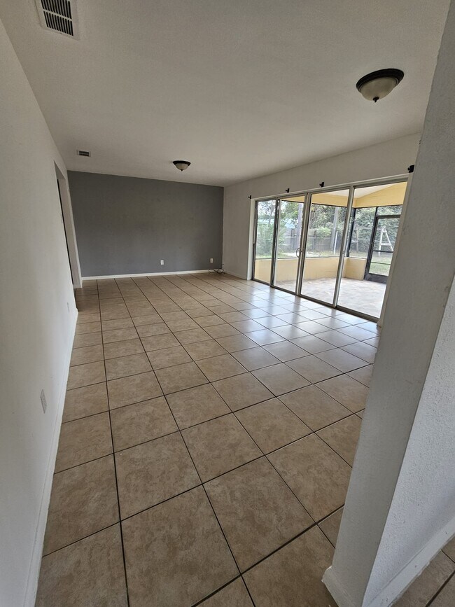 Building Photo - 211 Terrace Dr
