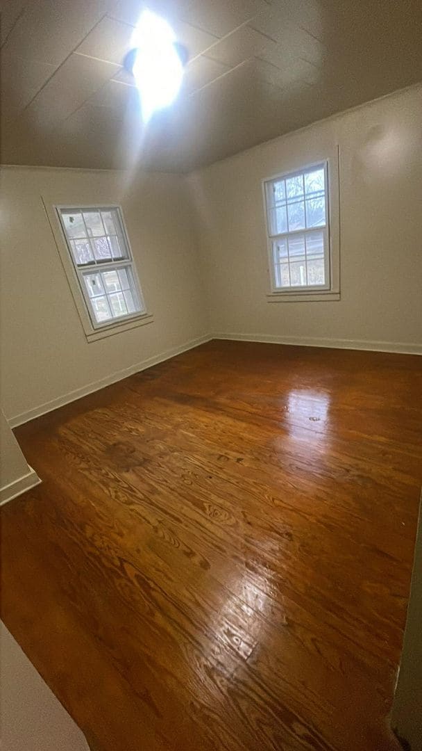 Building Photo - 106 E Gum St