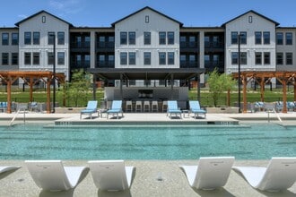 Building Photo - Alta Westover Hills