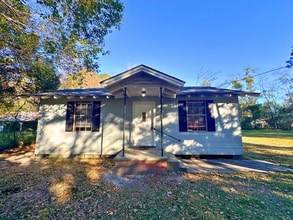 Building Photo - 3221 Brown Rd