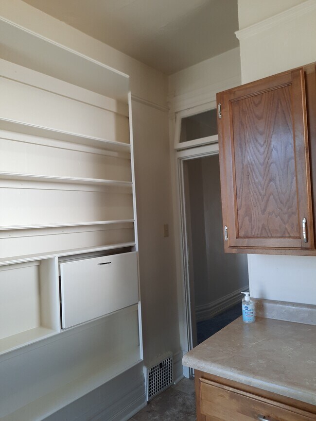 Kitchen - 1743 N Clarkson St
