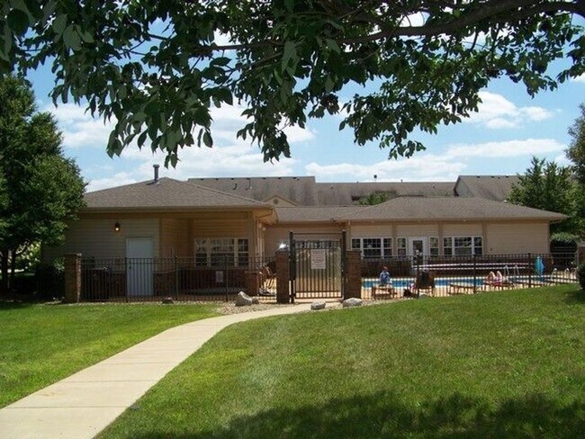 Building Photo - 2Bdrm Condo in Southwest Champaign
