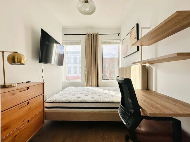 Furnished room/NOT APARTMENT - Furnished room/NOT APARTMENT