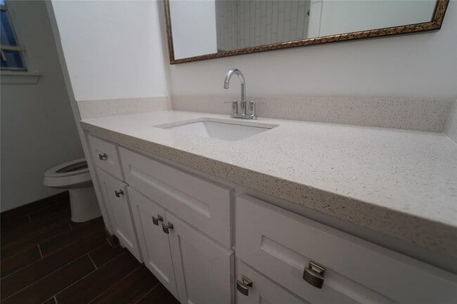 Foto del edificio - 5110 Michael Dr