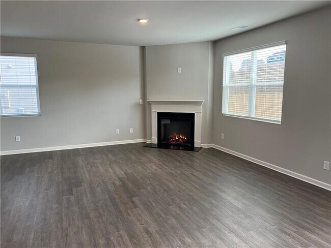 Building Photo - 6624 Bluffview Dr
