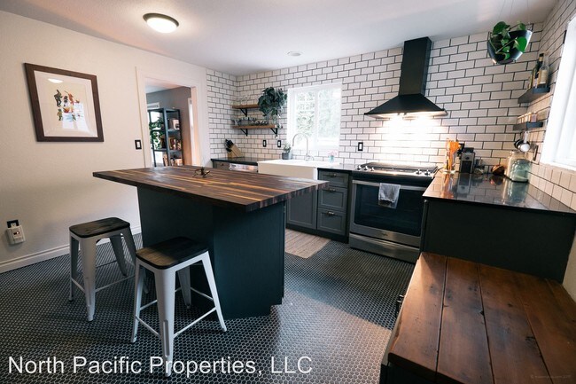 Foto del edificio - 3524 SW Ocean View Dr