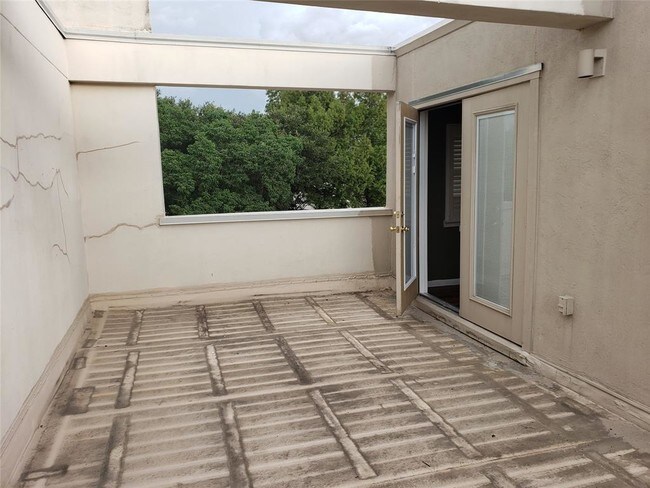 Building Photo - 403 Anita St