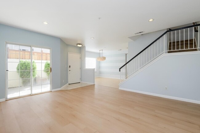Building Photo - 1253 Tea Rose Cir