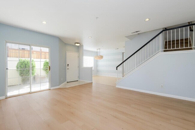 Foto del edificio - 1253 Tea Rose Cir