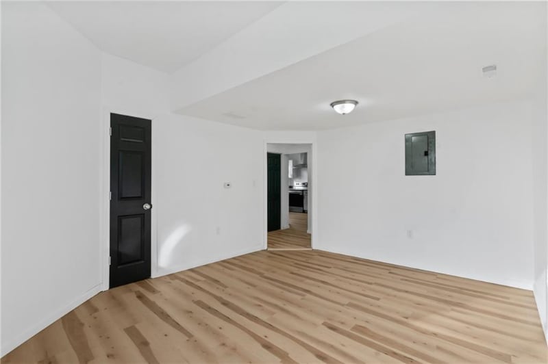 Foto principal - 7711 Westmoreland Ave