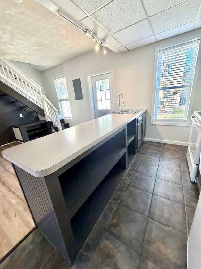 Building Photo - 38 N Charlotte St