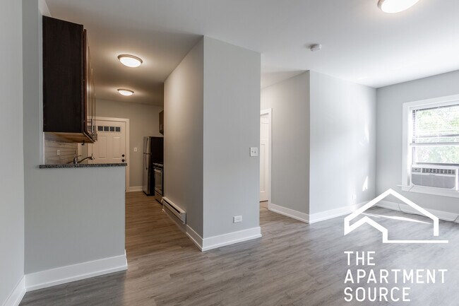 Foto del edificio - 703 W Brompton Ave