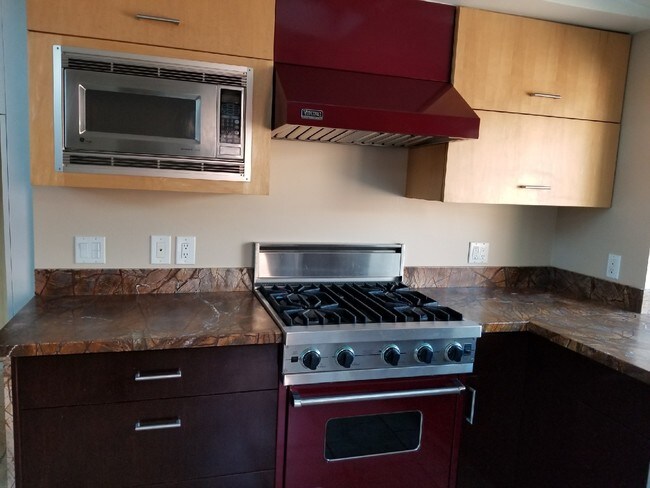 Building Photo - 1173 Shelburn Ln