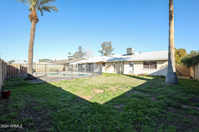 Building Photo - 3715 W Yucca St