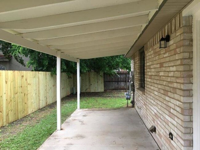 Building Photo - Welcome to Your Dream Home