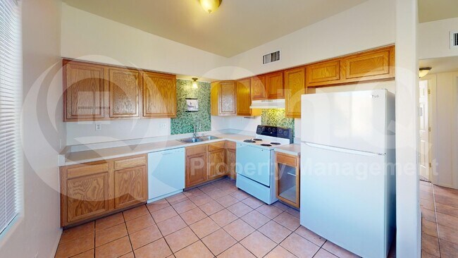 Building Photo - 4013 N Stone Ave