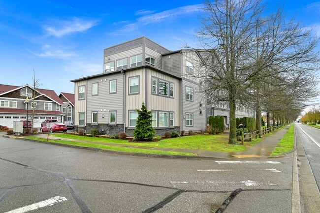Building Photo - Beautiful Condo in Lynden