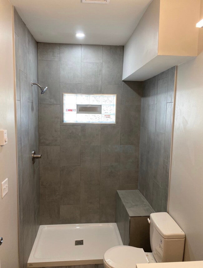 Building Photo - 502 N Arthur St