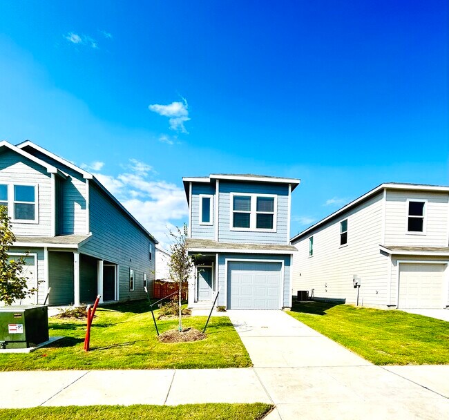 Foto del edificio - 806 Sandhill Crane Ln