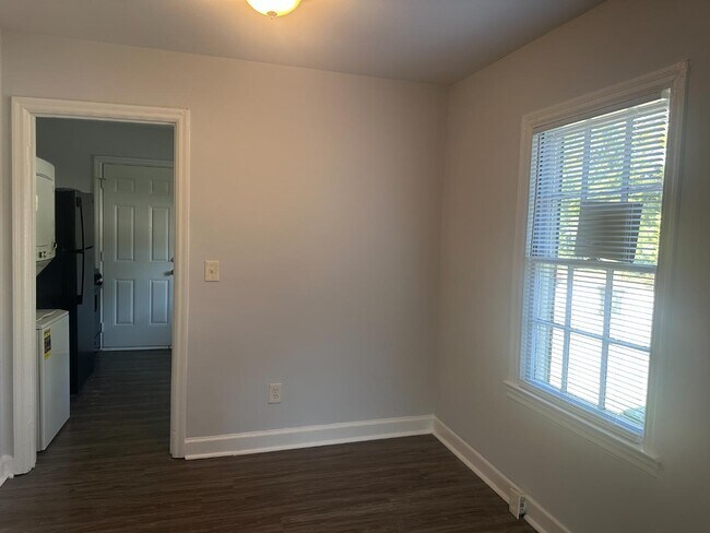 Foto del edificio - 5636 Hunter Rd