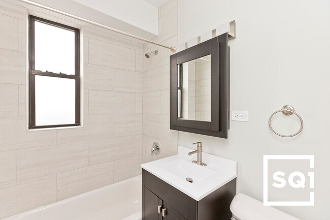 Foto del edificio - 3618 N Marshfield Ave
