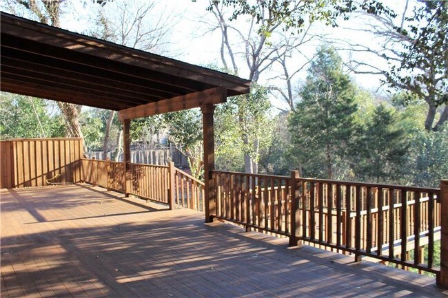 Building Photo - 401 Shadywood Ln