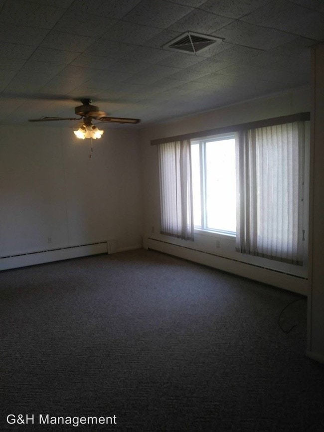 306 State Ave, Owatonna, MN 55060 Room for Rent in Owatonna, MN